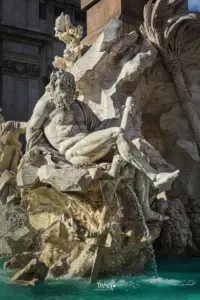 Der Barocke Neptun thront auf dem Fontana dei Quattro Fiumi.