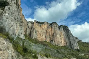 Imposantes Bergmassiv in den Bergen der Region Potenza in Italien.