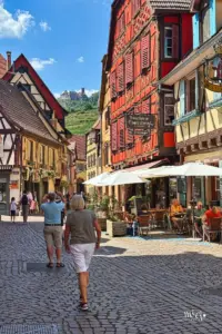 Die mittelalterlichen Riegelbauten mit ihren farbigen Anstrichen lassen die Altstadt gemütlich wirken.